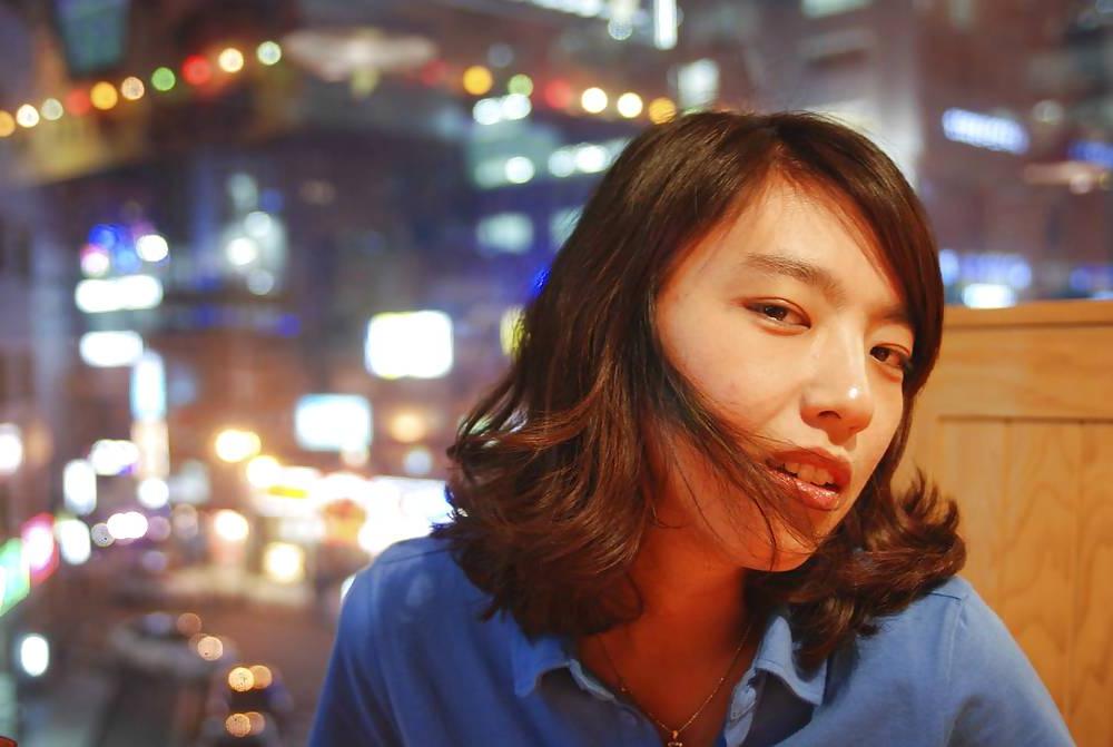 20P Would she be prettier with cum on her face?