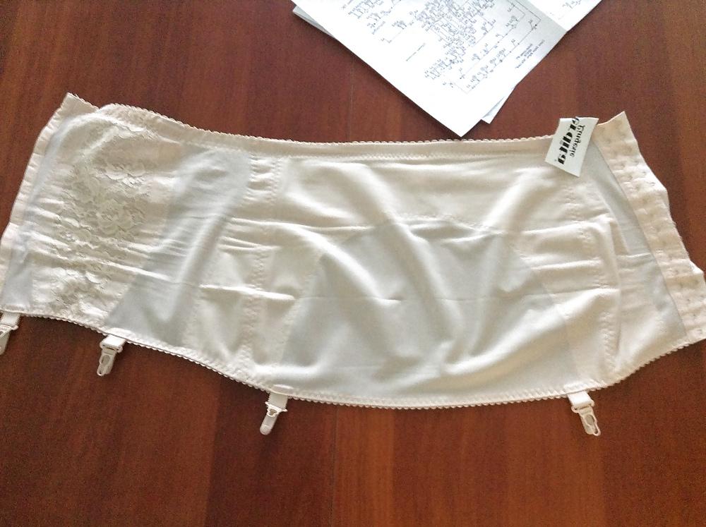 25P Pushuna's new open bottom girdle and pantygirdle