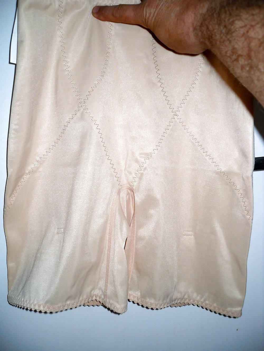 25P Pushuna's new open bottom girdle and pantygirdle