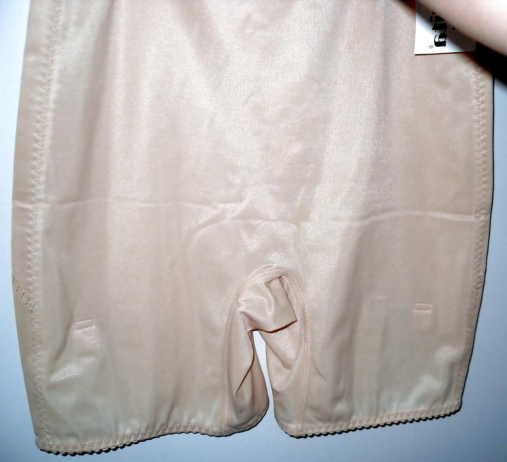 25P Pushuna's new open bottom girdle and pantygirdle