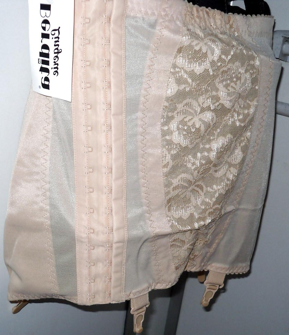 25P Pushuna's new open bottom girdle and pantygirdle