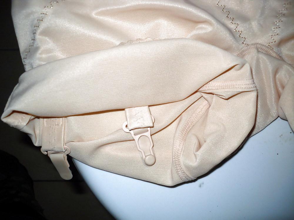 25P Pushuna's new open bottom girdle and pantygirdle