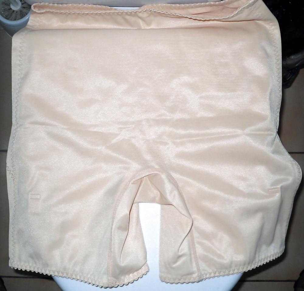 25P Pushuna's new open bottom girdle and pantygirdle