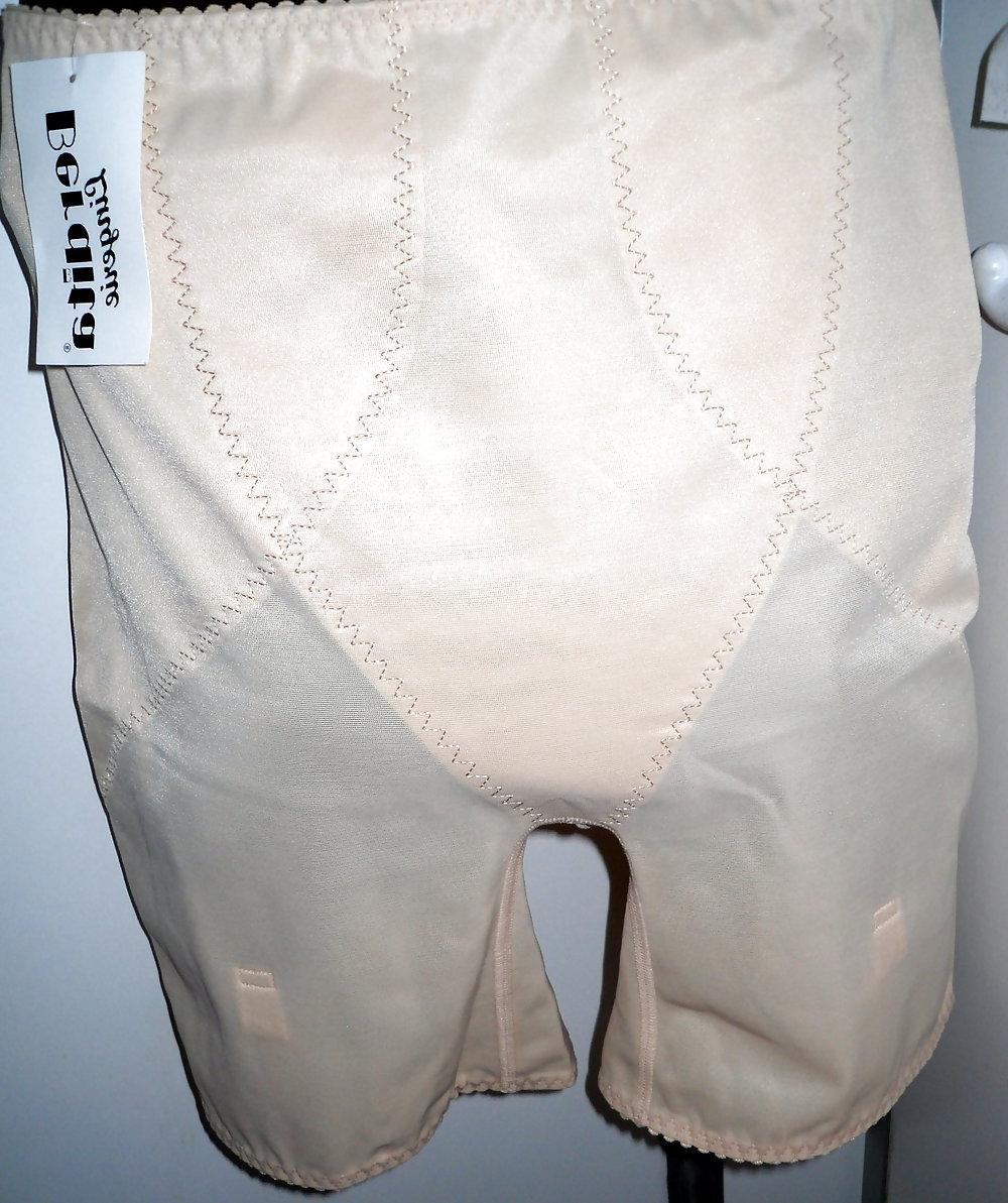 25P Pushuna's new open bottom girdle and pantygirdle