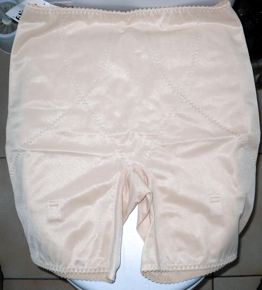 25P Pushuna's new open bottom girdle and pantygirdle