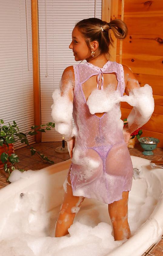 25P Hot Christina taking a bath in her pink nightie