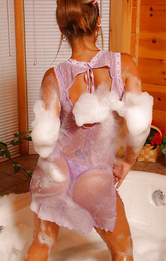 25P Hot Christina taking a bath in her pink nightie