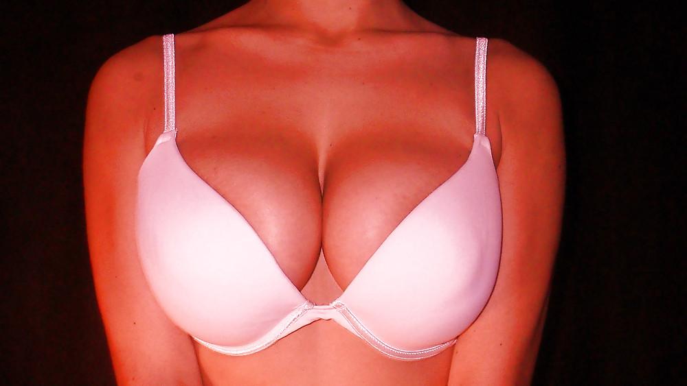 25P Woman their sell bra on the net 