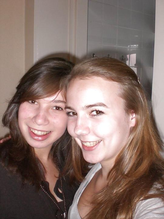 8P Smiling Faces To Cum On