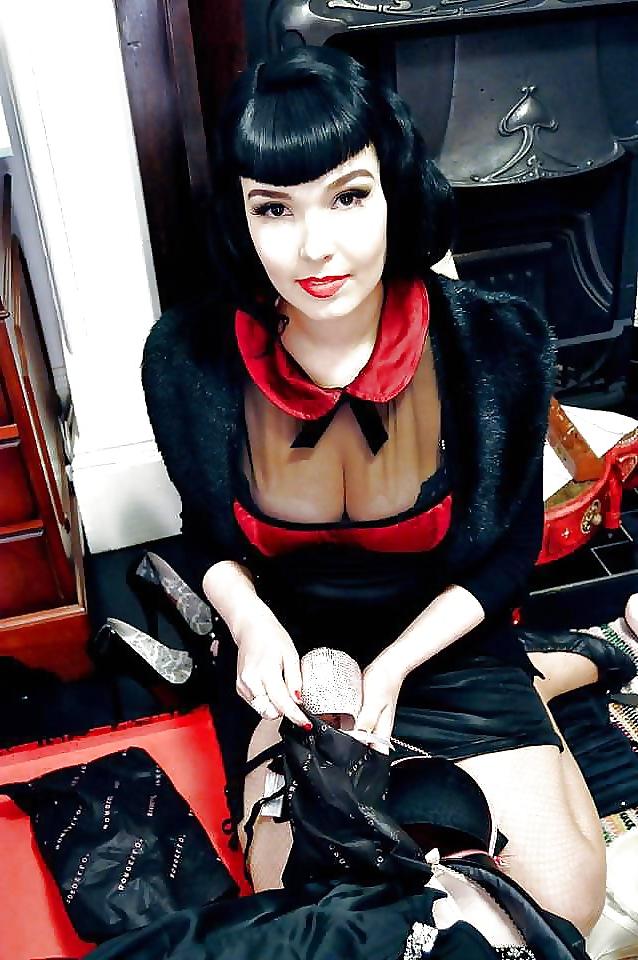 11P Hot Tranny Big Fake Tits