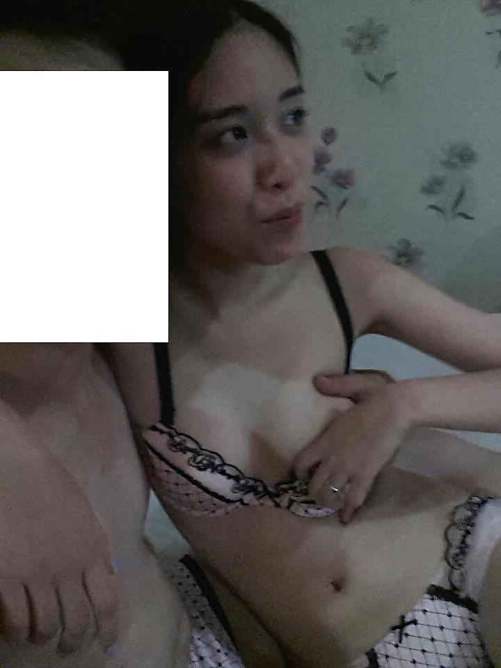 21P Korean Ex-Girlfriend Bikini Topless