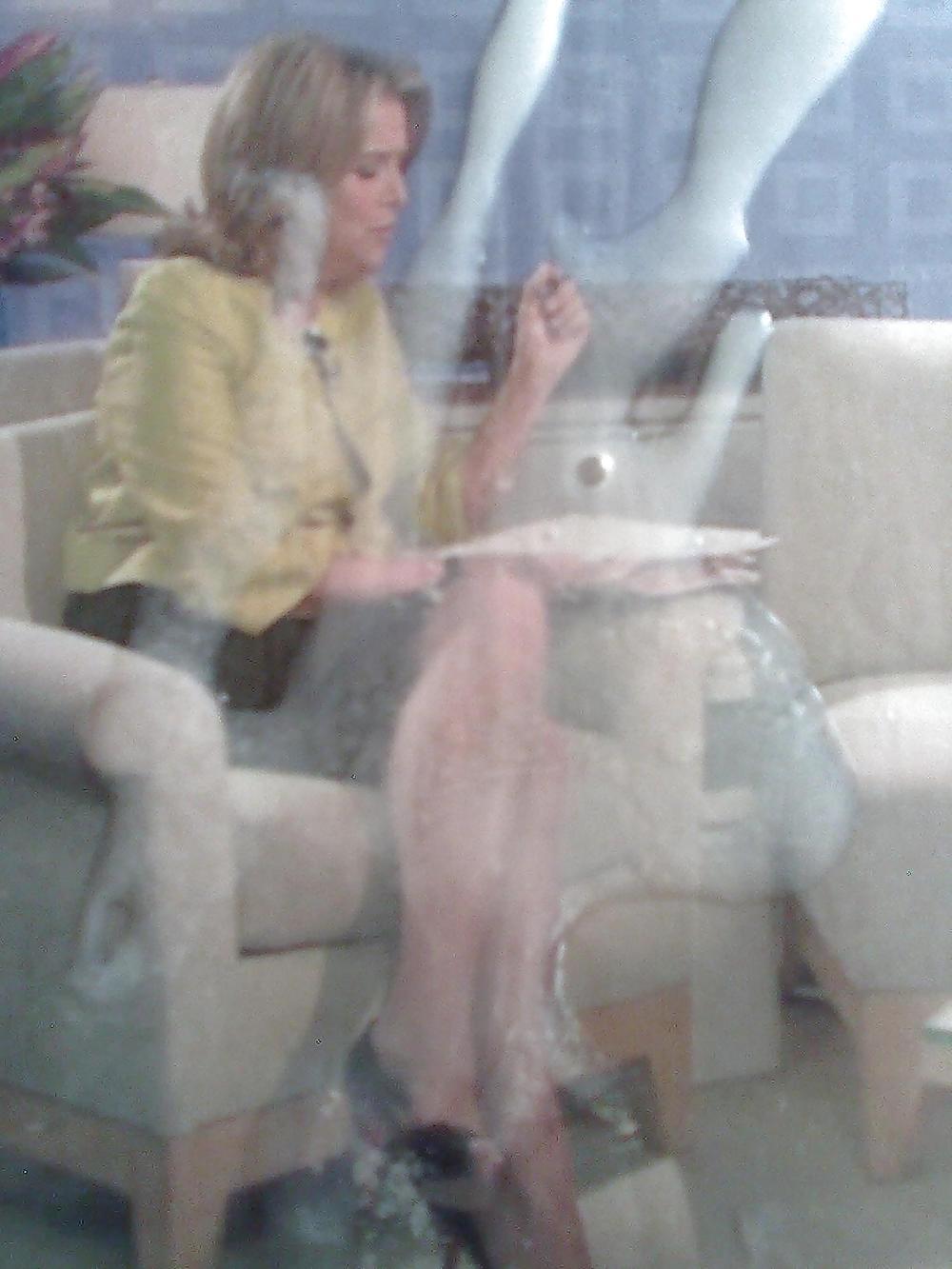 15P Cum on Meredith Vieira calf . 