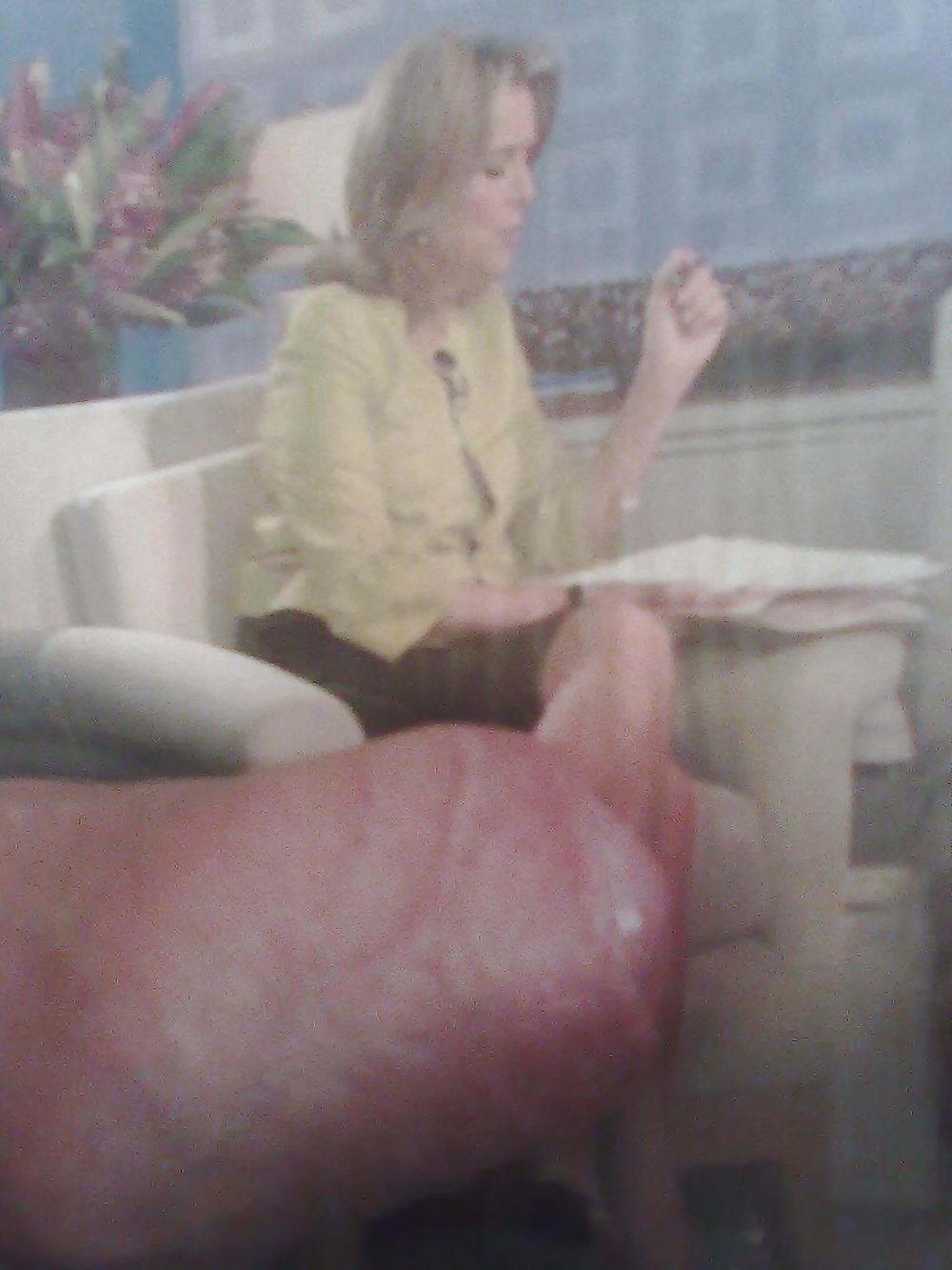 15P Cum on Meredith Vieira calf . 