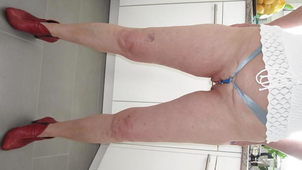 12P Training of the cunt. Schamlippendressur. Training levres