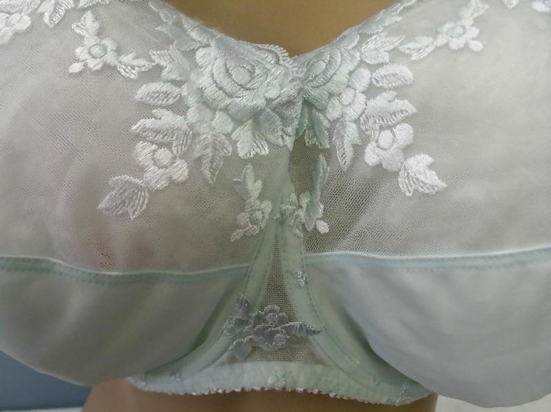 14P Unbekanntes Modell – Fantasie Cally Bra