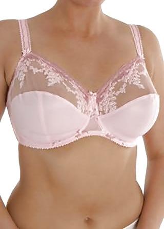 14P Unbekanntes Modell – Fantasie Cally Bra