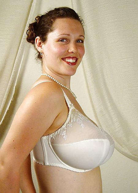 14P Unbekanntes Modell – Fantasie Cally Bra
