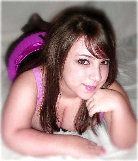 25P Hot midget babe