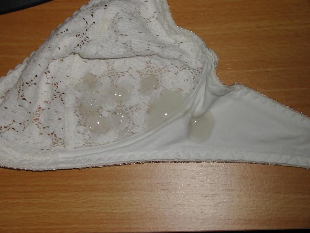 15P Bra Cum Shots