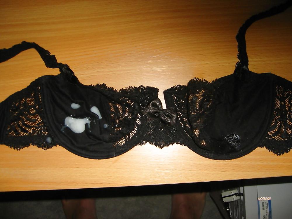 15P Bra Cum Shots