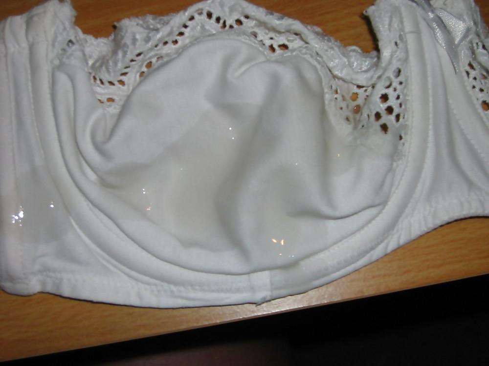 15P Bra Cum Shots