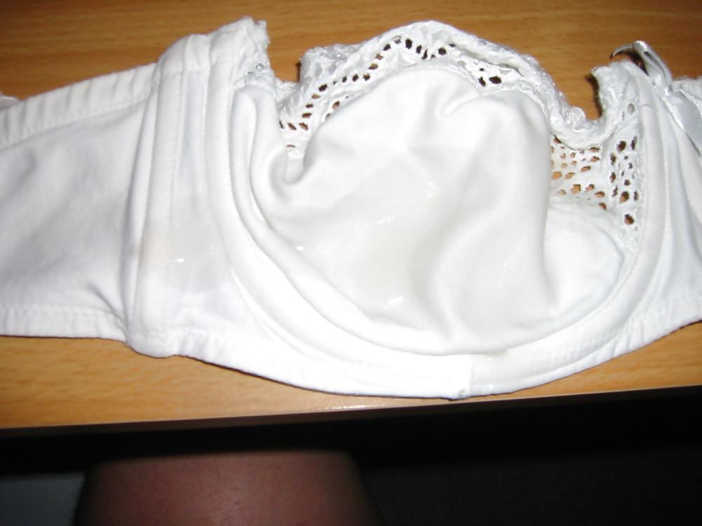 15P Bra Cum Shots