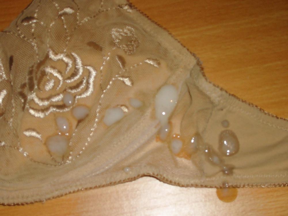 15P Bra Cum Shots