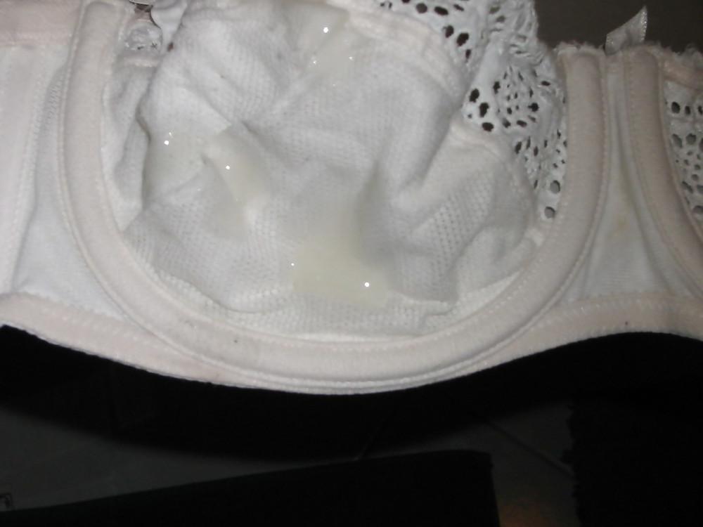 15P Bra Cum Shots