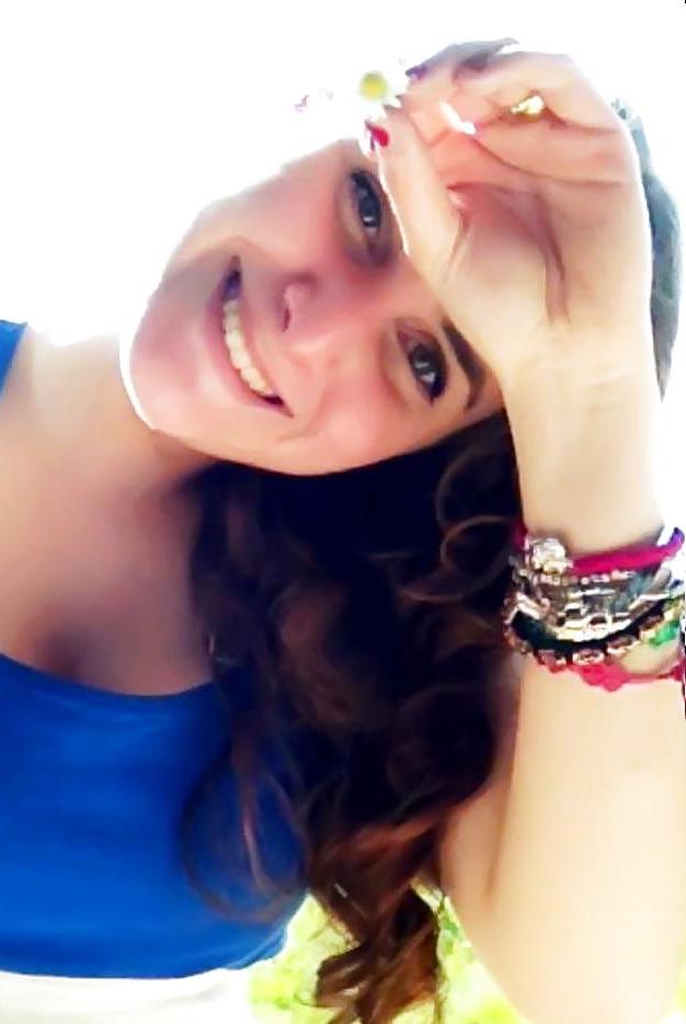 10P Giulia - Webcam Tease 