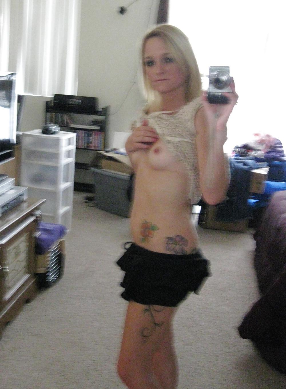 23P Pretty Blonde Selfshots