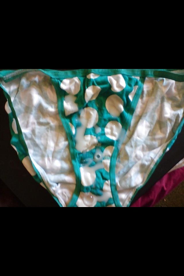 7P Cum on thong