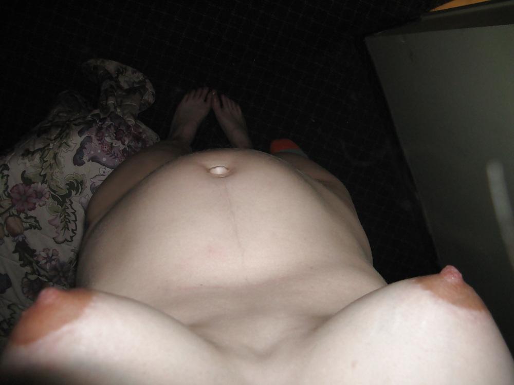 7P Pregnant Girl
