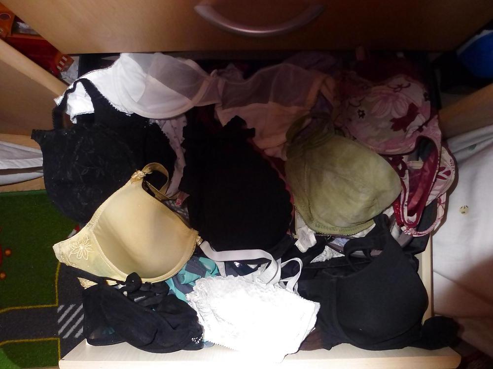 20P Cum on my Wife's bras