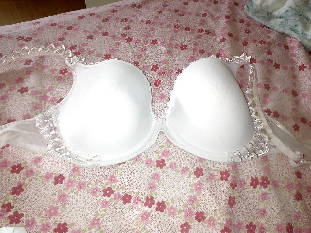 6P Fun with GF her bra (cum)