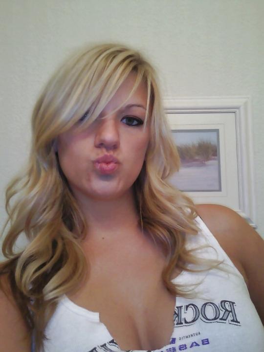 12P Pretty Blonde Girl Take Pics Of Her Breasts