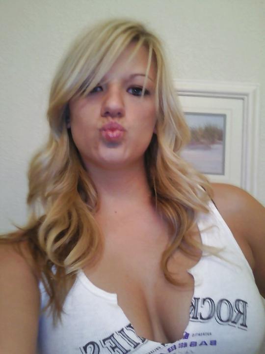 12P Pretty Blonde Girl Take Pics Of Her Breasts