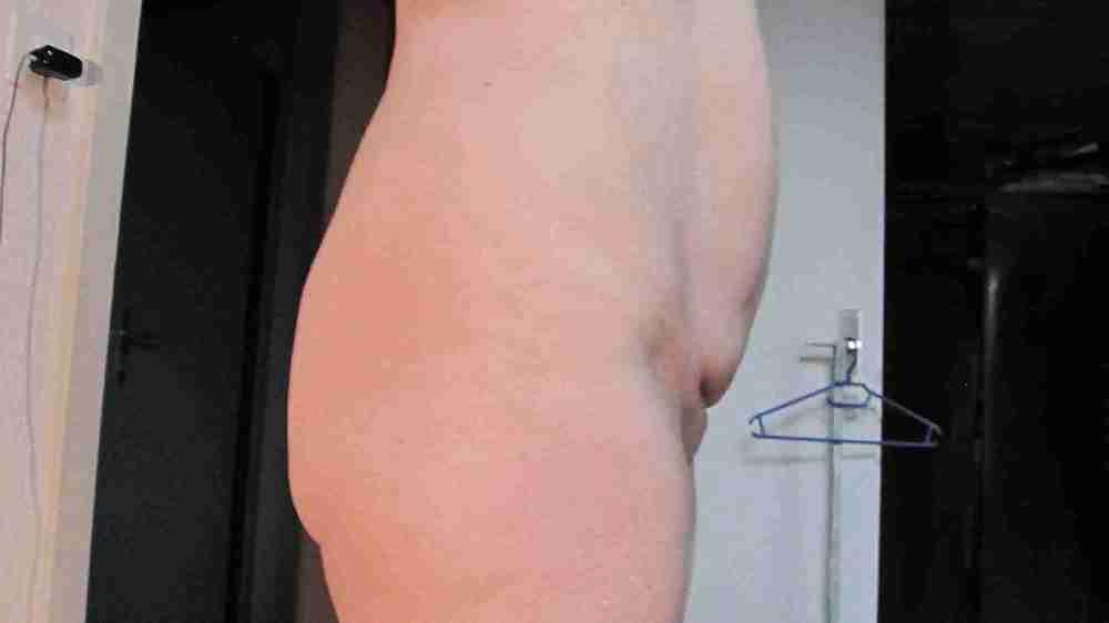 21P Lizann zeigt Arsch und Fotze. Lizann posing Ass and Cunt