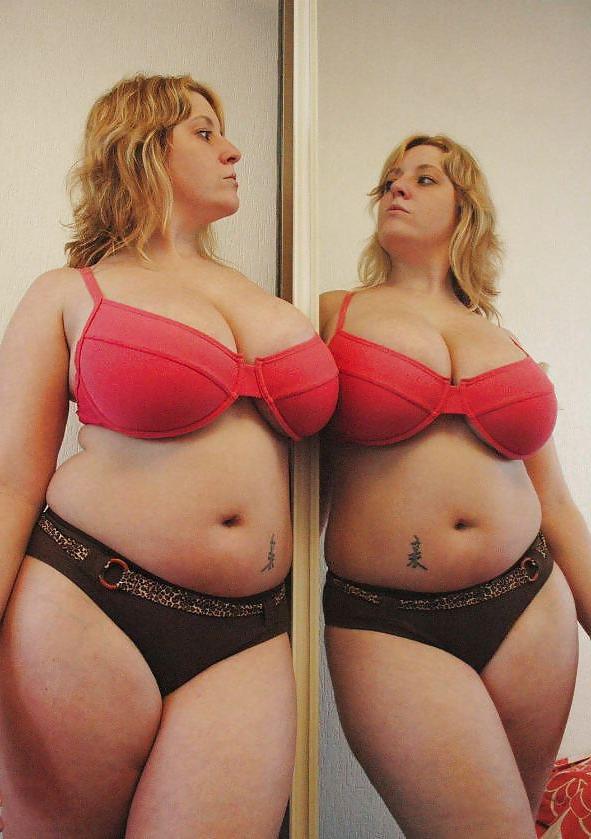22P Chunky tits in bra 28