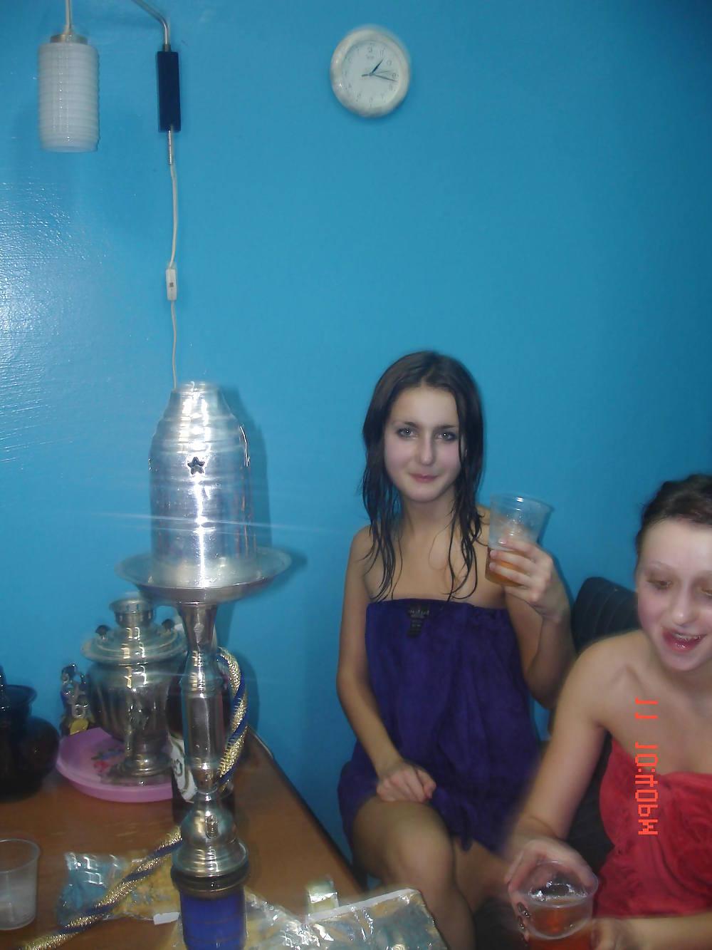 25P The girls in the bath