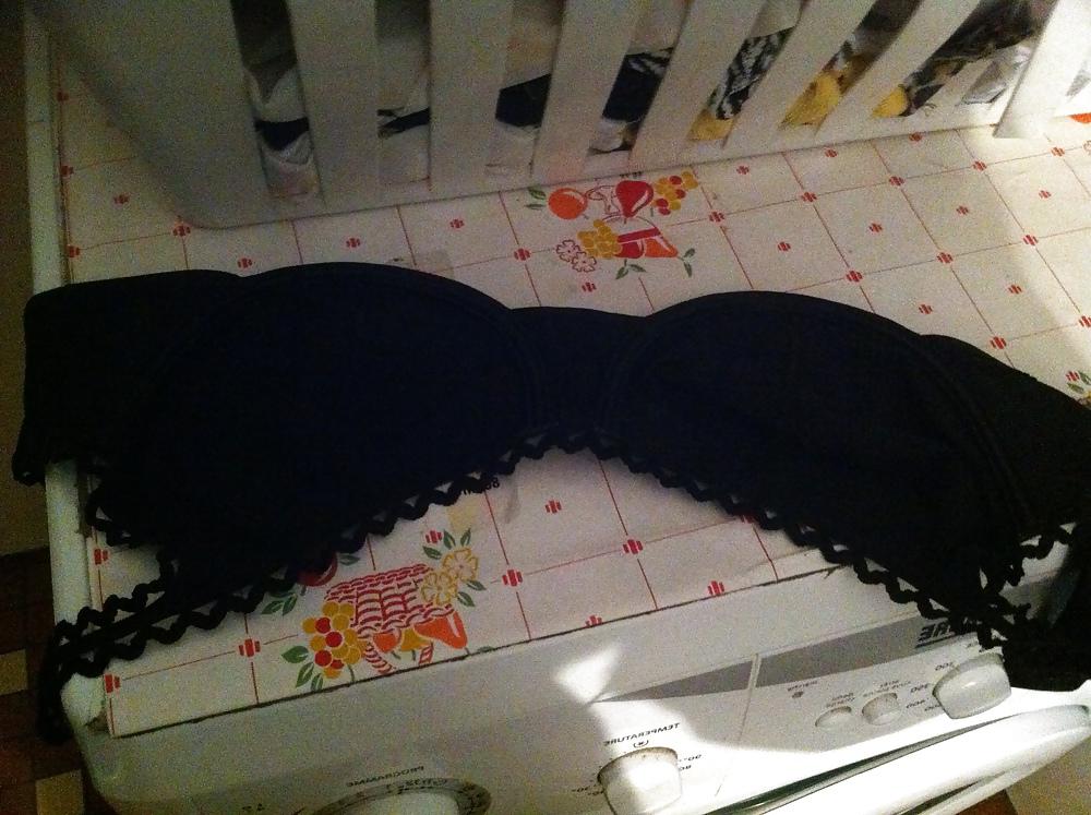 9P Cum on bra of my neighbor