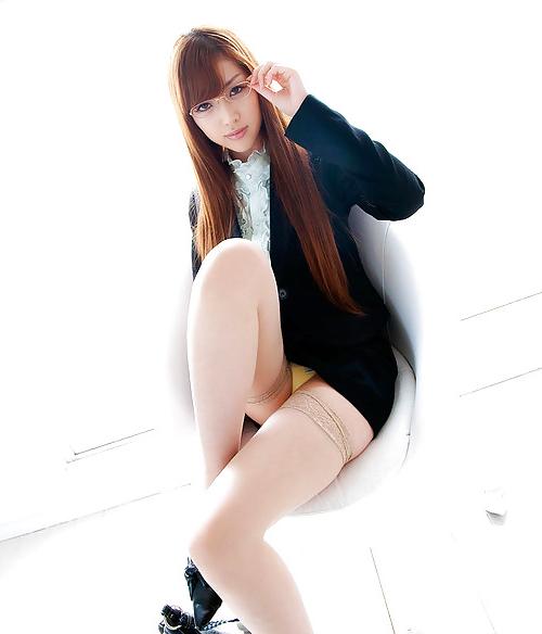 19P Japanese pleats, panties and upskirts