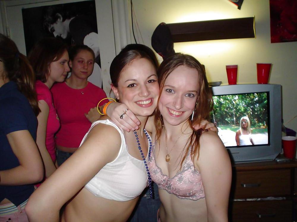 25P Bra Babes 60