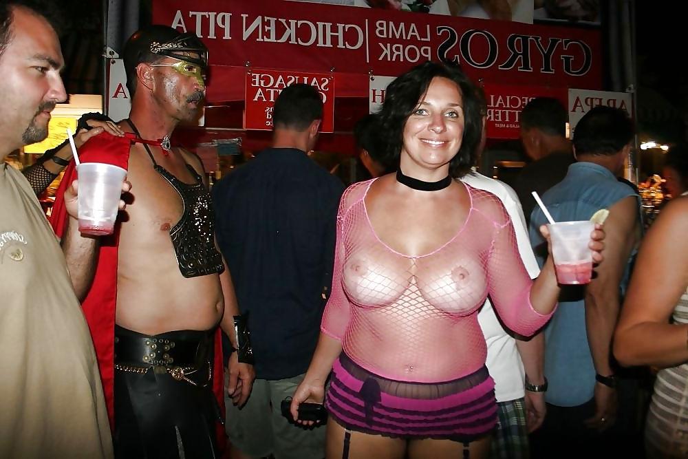 25P Your MILF neighbor in slutty lingerie