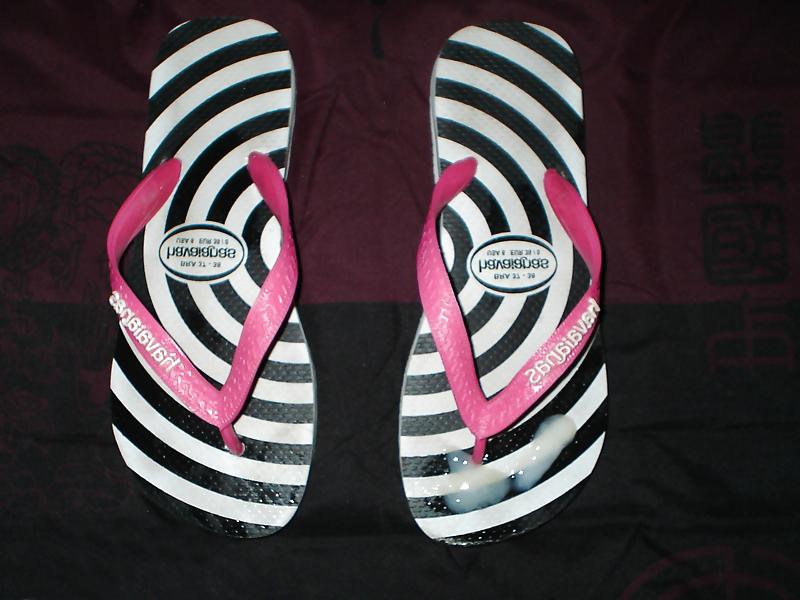 10P CUM ON FEET