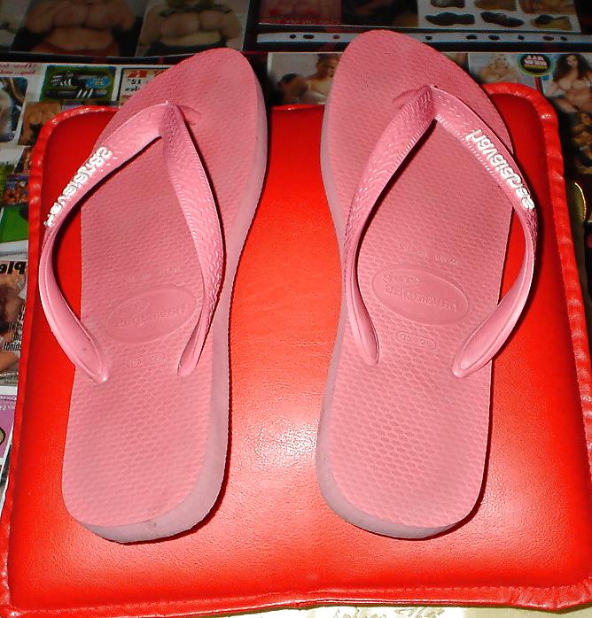 10P CUM ON FEET