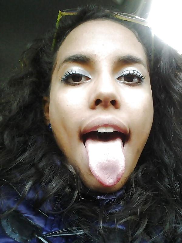 23P Open mouth teen for facial