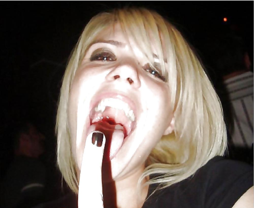 23P Open mouth teen for facial