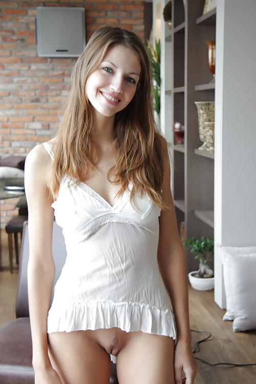 25P Naked Pretty Women 8