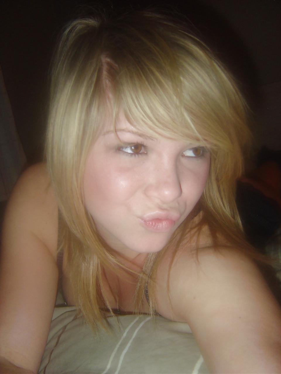 25P Amateur Teen's 53