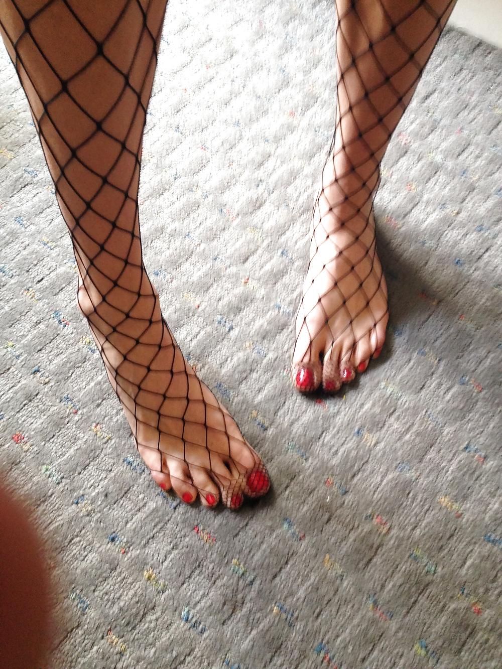 19P Loriwhite: Cum on my feet